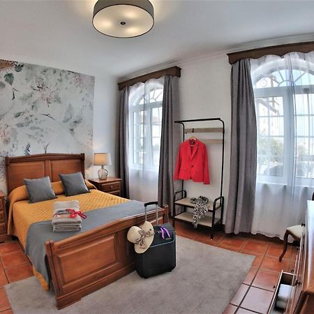 Apartamentos Francisco Martins Віла-Франка-ду-Кампу Екстер'єр фото