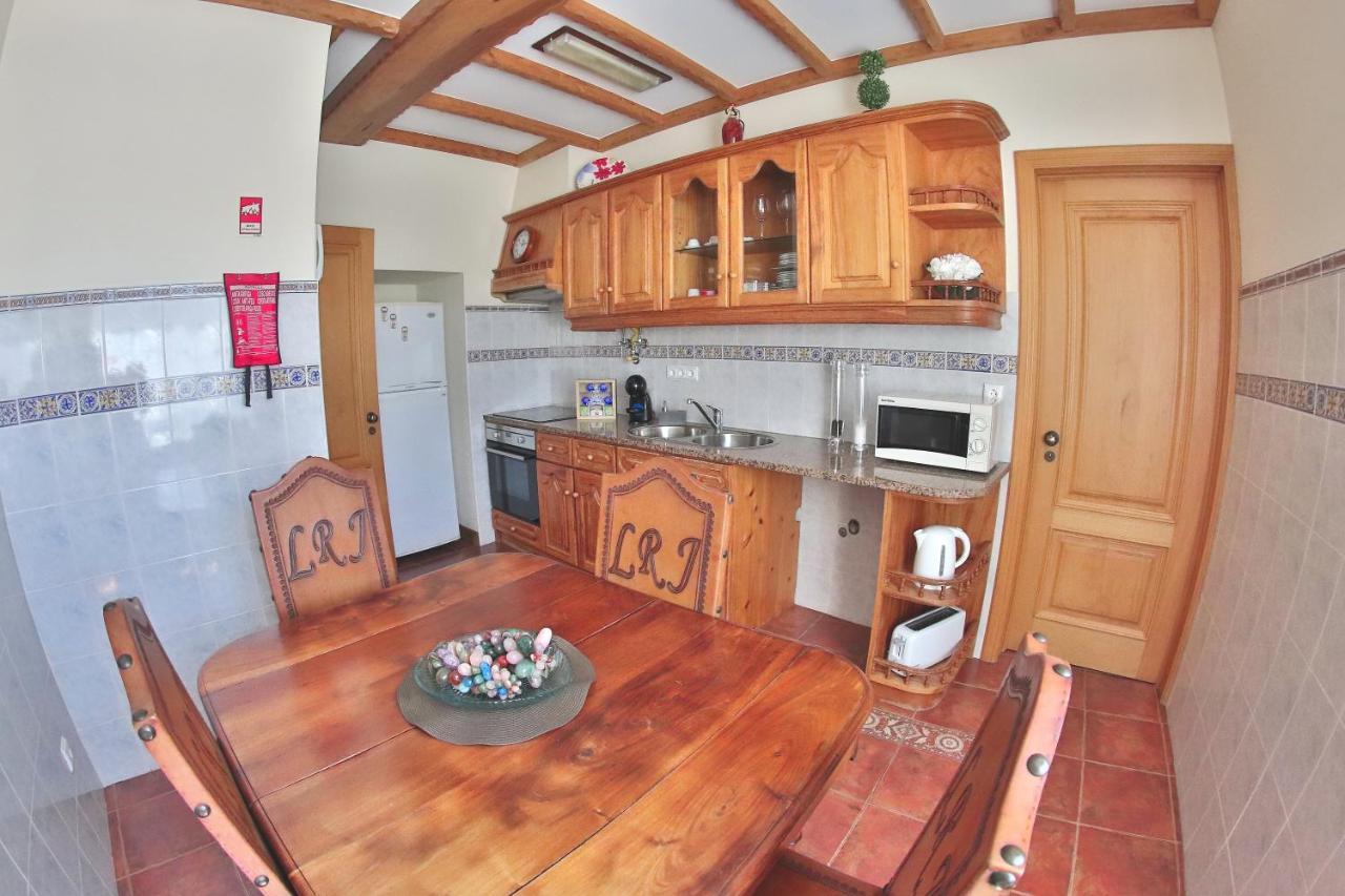 Apartamentos Francisco Martins Віла-Франка-ду-Кампу Екстер'єр фото
